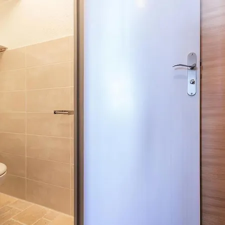 Boedette A - Renove - Depart Et Retour Skis Aux Pieds - Balcon Vue Montagnes Mae-1114